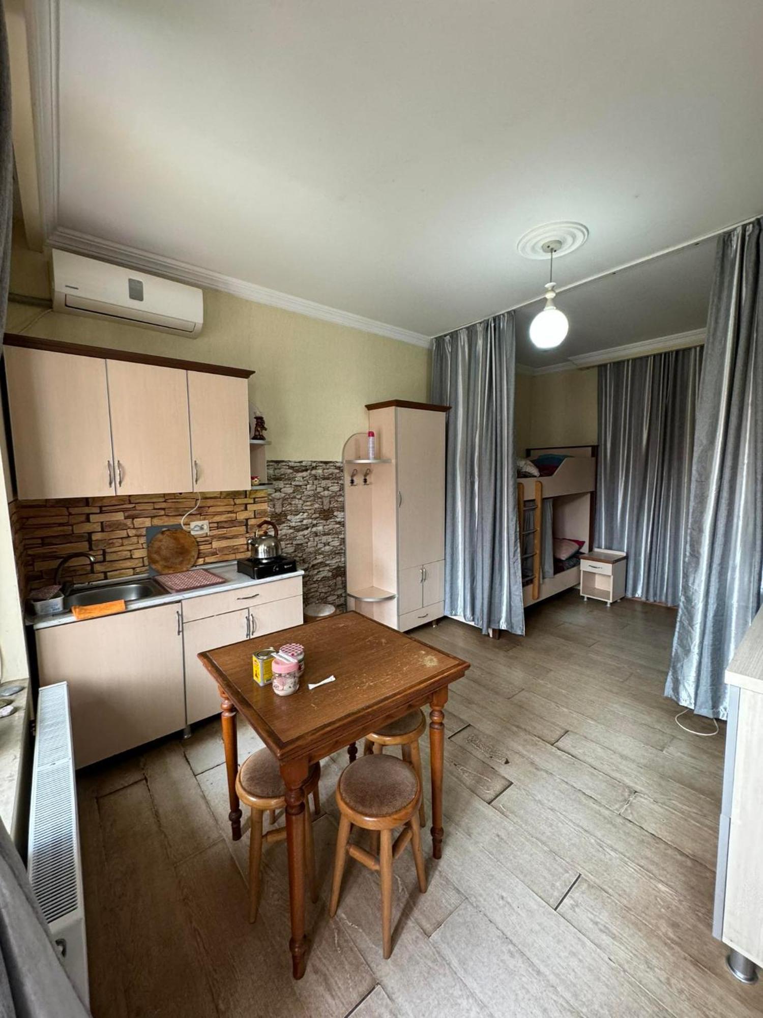 באטומי Tj+ Hostel מראה חיצוני תמונה