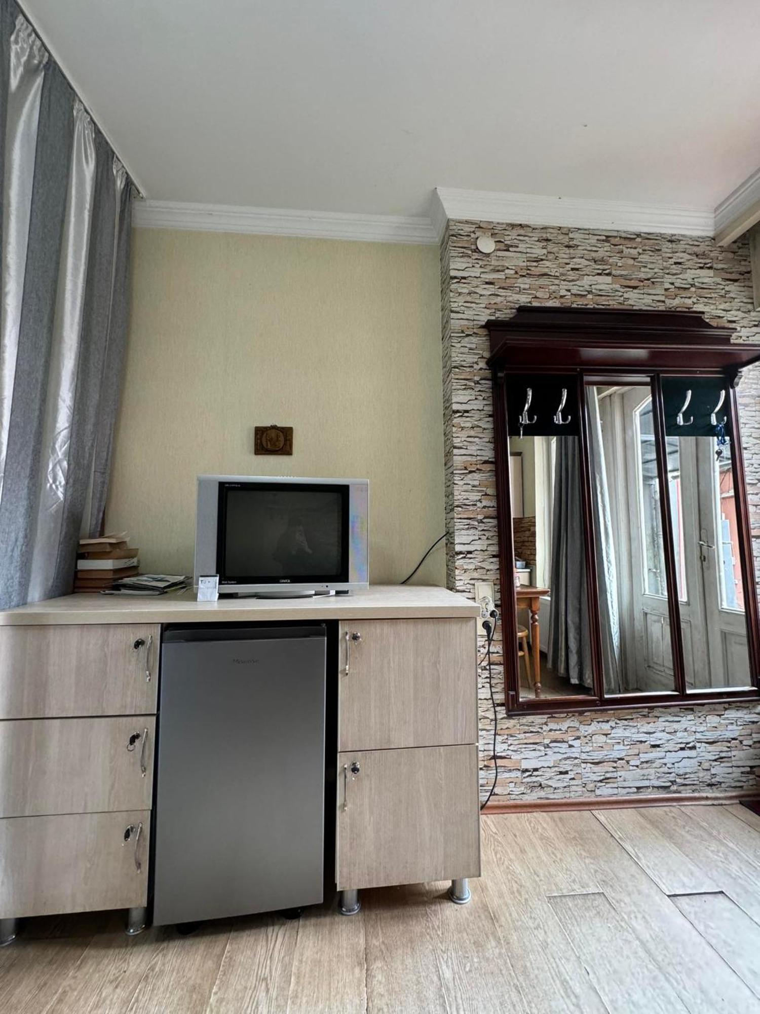באטומי Tj+ Hostel מראה חיצוני תמונה